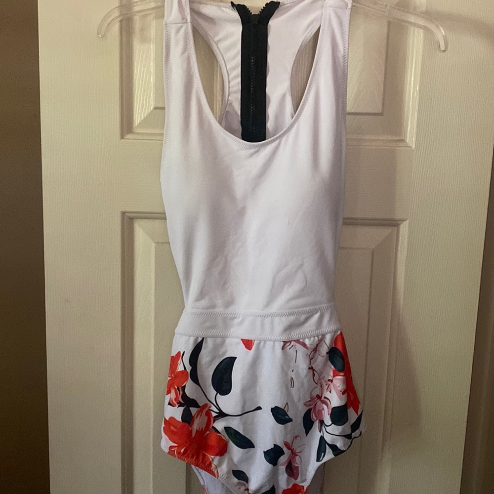 Cupshe swimsuit size M